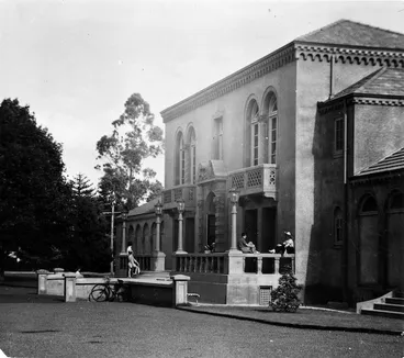 Image: Entrance to the Blue Baths, Rotorua