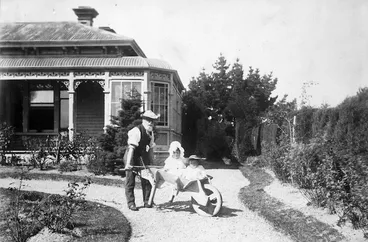 Image: Unidentified house and garden, Christchurch area.