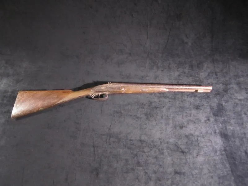 Double barrel shotgun (sawn off)