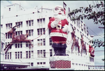 Image: Santa at Farmers, 1963?