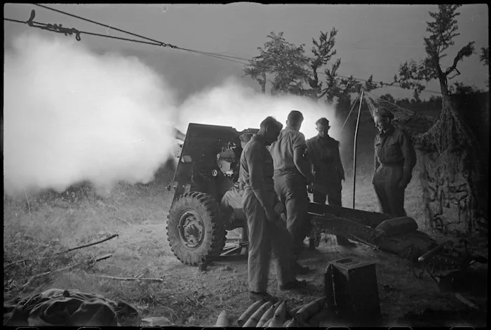 New Zealand 25 Pounder firing at night near Sora, Italy, World War II - Photograph taken by George Kaye