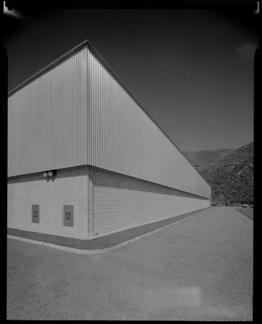 Image: Todd Motors building, Wingate, Lower Hutt