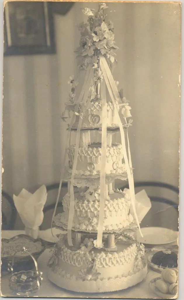 Wilf and Nancy's wedding cake, 30th April 1920