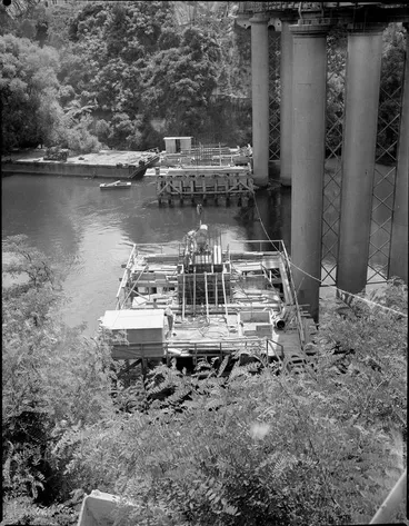Image: New railway bridge under construction