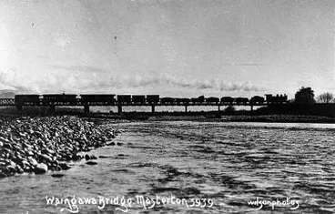 Train going over the Waingawa Bridge Image: Train going over the Waingawa Bridge