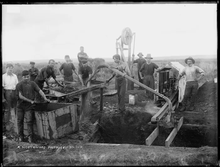Gum diggers washing kauri gum