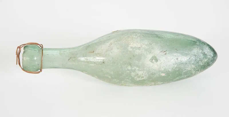 Torpedo glass drinking bottle with copper wire