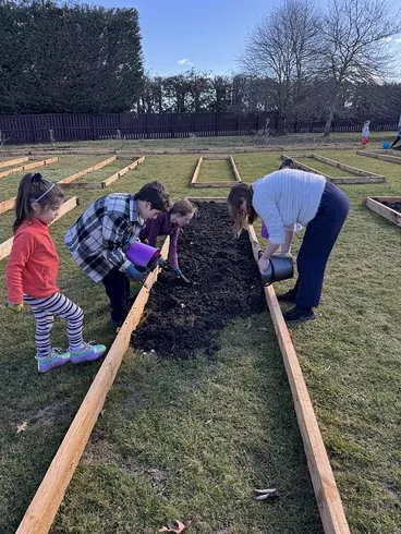 Image: Filling up the gardens