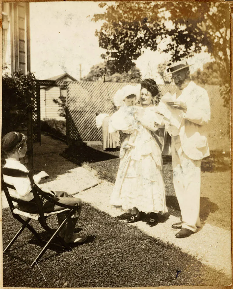Zoe and Seymour Thorne George, 1906