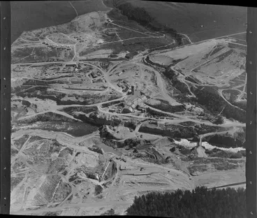 Image: Whakamaru hydro power station, Waikato River