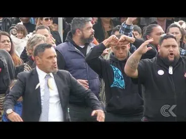 Image: Crown apologies for the sacking of Parihaka