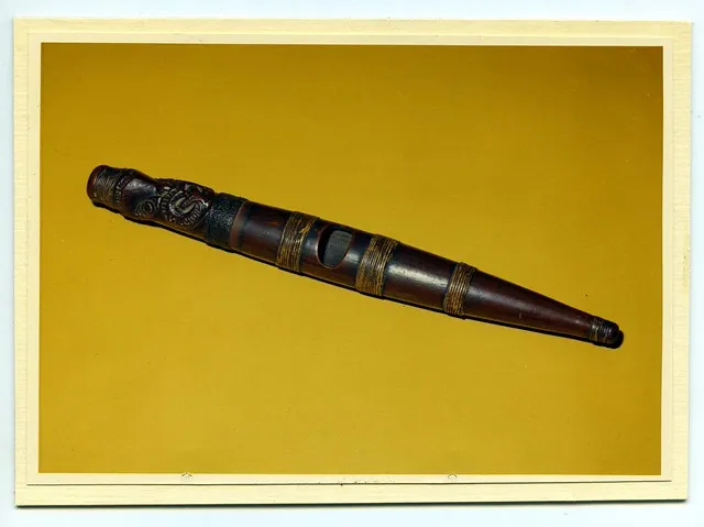 Maori games and musical instruments: Pūtōrino