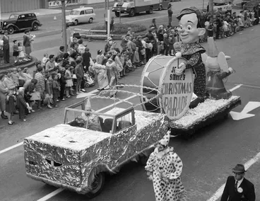 Image: James Smith Christmas Parade; float passing down Kent or Cambridge Terrace, Wellington