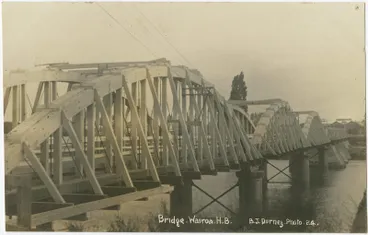 Image: Postcard, Bridge, Wairoa
