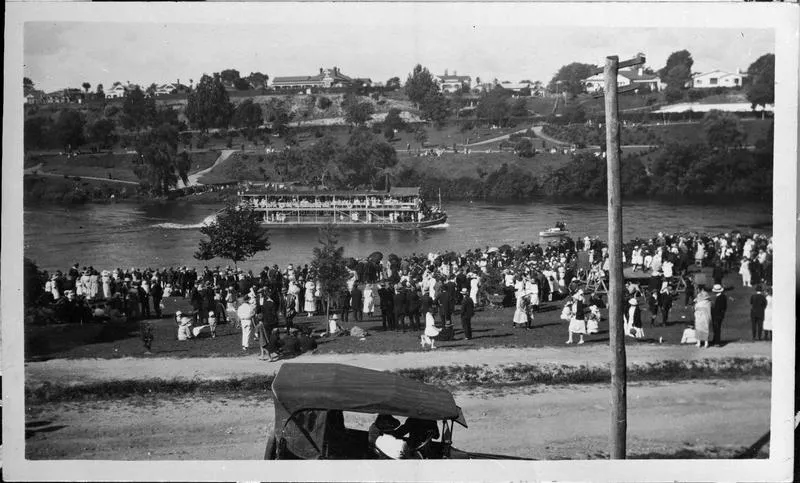 PS Manuwai on Waikato River at Hamilton