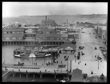 Image: Auckland wharves, Quay Street East, 1905