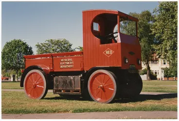Image: Restored Walker electric truck