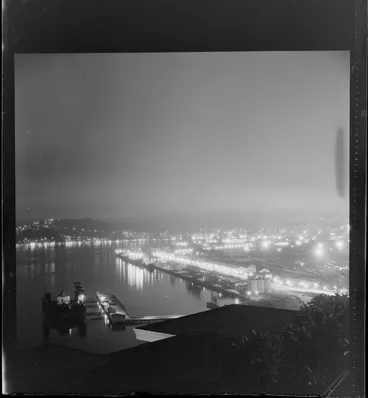 Image: Wellington Harbour at night