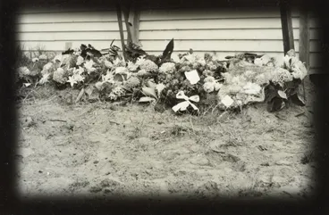 Image: Opo Grave, Opononi, New Zealand