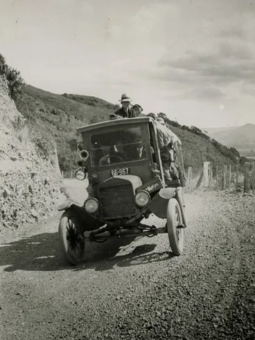 Image: Ford Model T truck on Mangaroa Hill ('Mungaroa'), 1927. Hutt Forks trip.
