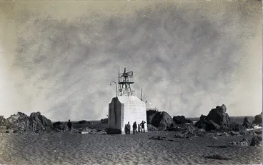 Image: Beacon with wreck of S.S Devon