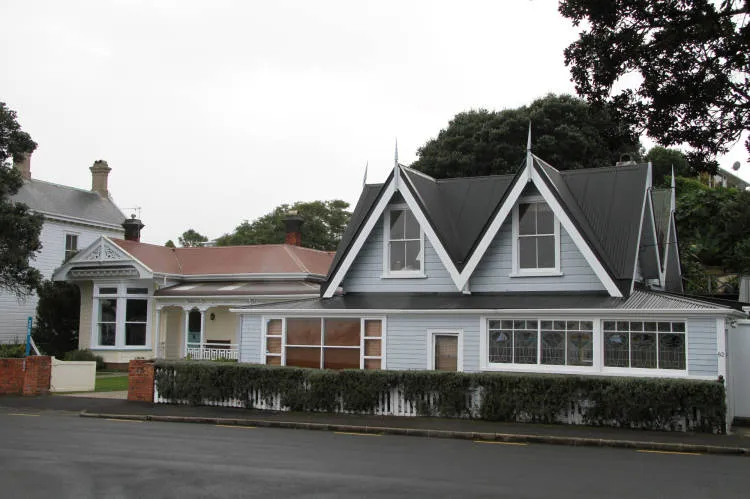 61-62 King Edward Parade, Devonport, 2011