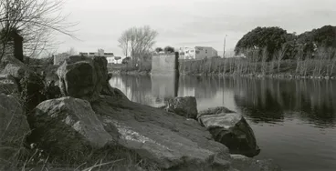 Image: Fifth Hutt Bridge piers