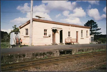 Waimauku station building, c 1980 Image: Waimauku station building, c 1980