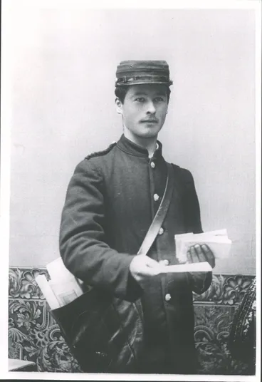 Image: DRAKE, Martin Postman