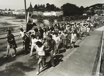 Image: Crossing the Waikato River at Huntly