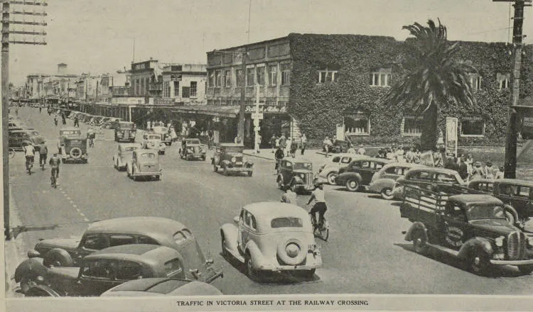Traffic in Victoria Street at the railway crossing