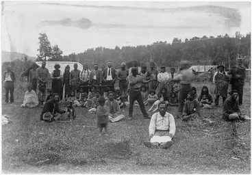 Image: Tuhoe group at Te Umuroa