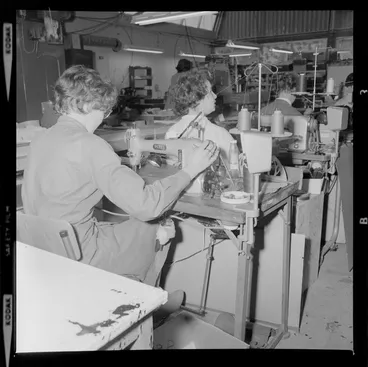 Image: Workers at Tatra Leather factory, Wainuiomata, Lower Hutt