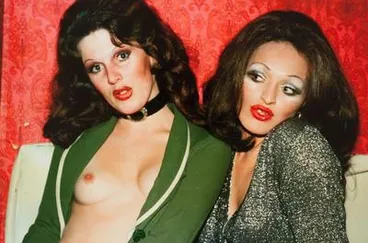 Image: Diana and Sheila at Mojo's nightclub, Auckland, 1975