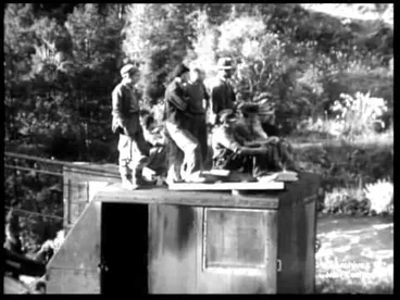 Image: Weekly Review No. 411 (1949)