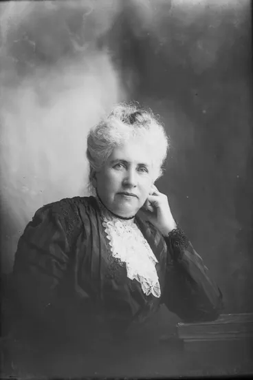 Image: Mrs Hewlett, 1909