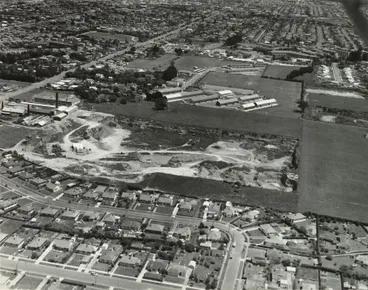 Image: Aerial view - Featherston Street Brickworks, Hoffman Kiln and Freyberg High School