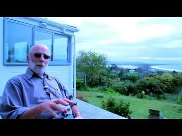 Rena Oil Spill: Volunteer, Julian Fitter Image: Rena Oil Spill: Volunteer, Julian Fitter