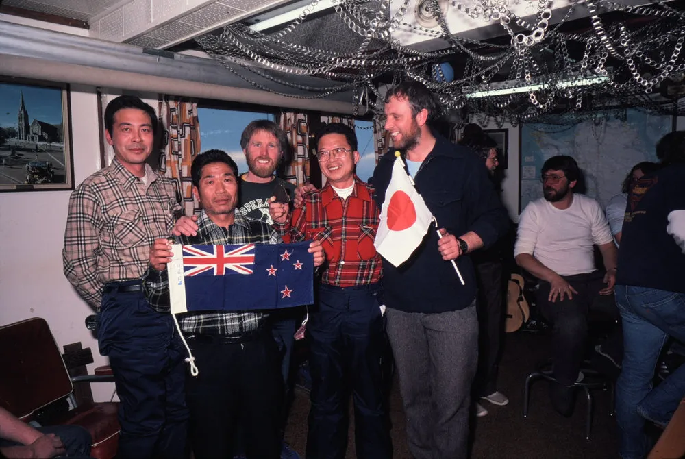 International Relationships Strengthened. Japanese VIPs swap flags with NZ OIC and DOIC