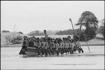 Kurahaupo waka at Kurahaupo Waka Festival on Lake Horowhenua Image: Kurahaupo waka at Kurahaupo Waka Festival on Lake Horowhenua