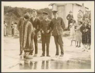 Image: Crew of the Southern Cross, at the hot pools with guide, Bella, Rotorua, New Zealand, September 1928 [1] / Weekly News