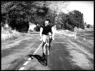 Image: Weekly Review No. 350 (1948)