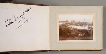 Image: [Unidentified woman, Lake Rotorua - Ohinemutu]