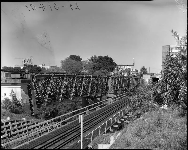 Claudelands Road traffic bridge and the new Railway Bridge