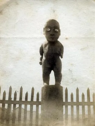 Image: Whakairo at Papawai Marae, Greytown : digital image