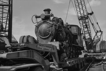 Image: Photograph of locomotive WW 491