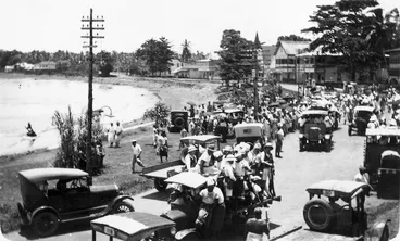 Image: Sailors and Mau prisoners, Apia