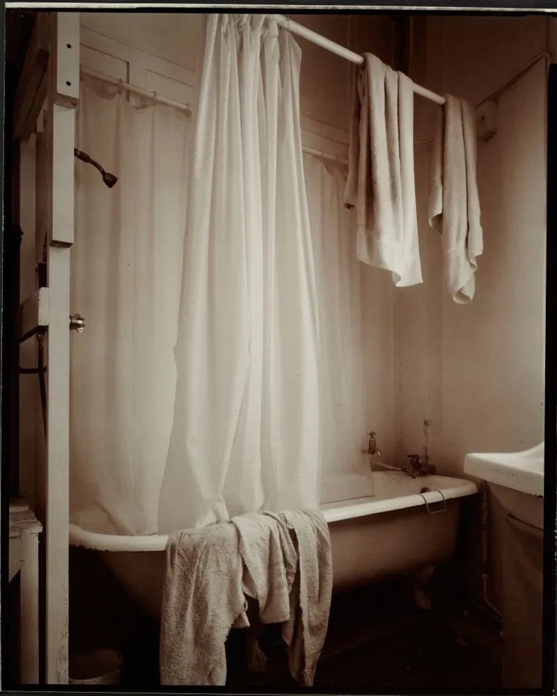 Gary Fremantle's bathroom, Paekakariki, 29/9/2005