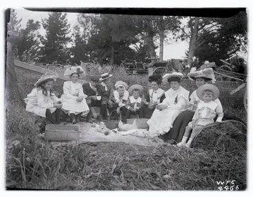 Image: Picnic, A & P Show, 1904.