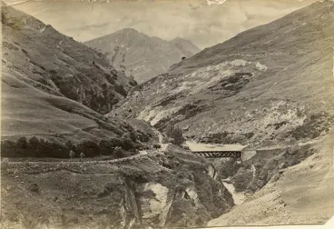 Image: Arthurs Point Hotel, Edith Cavell Bridge